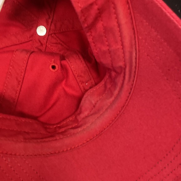 Roots red hat - Picture 4 of 6